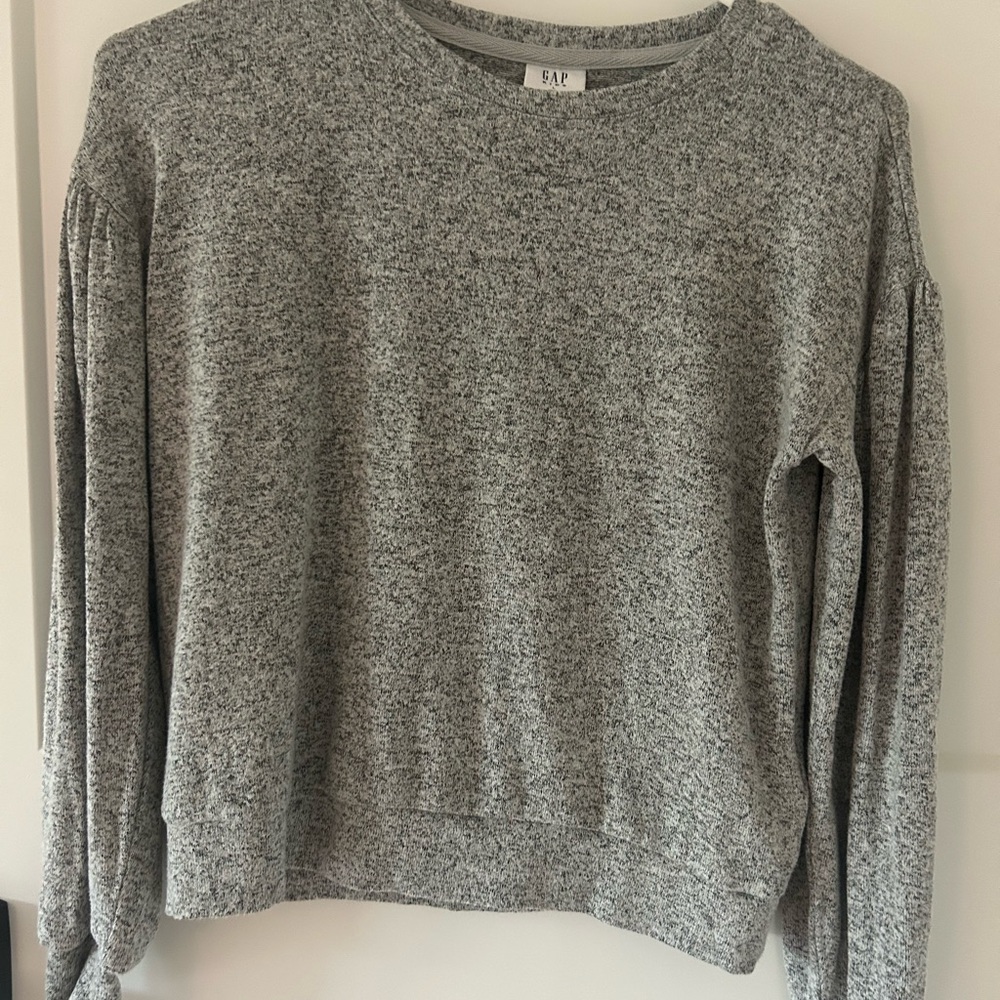 GAP Heathered Gray Crew Neck Sweater